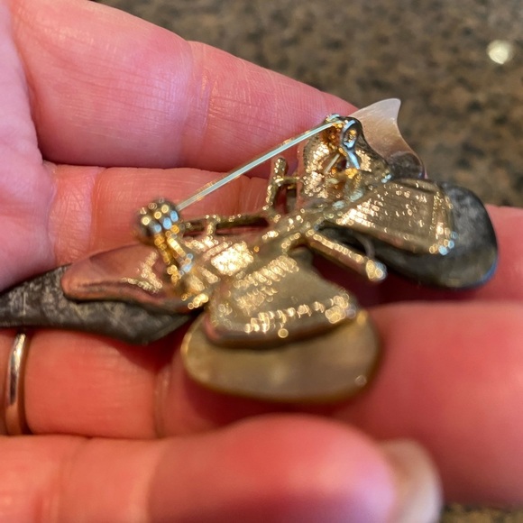 Butterfly Brooch vintage mother of pearl gold toned - Picture 9 of 10